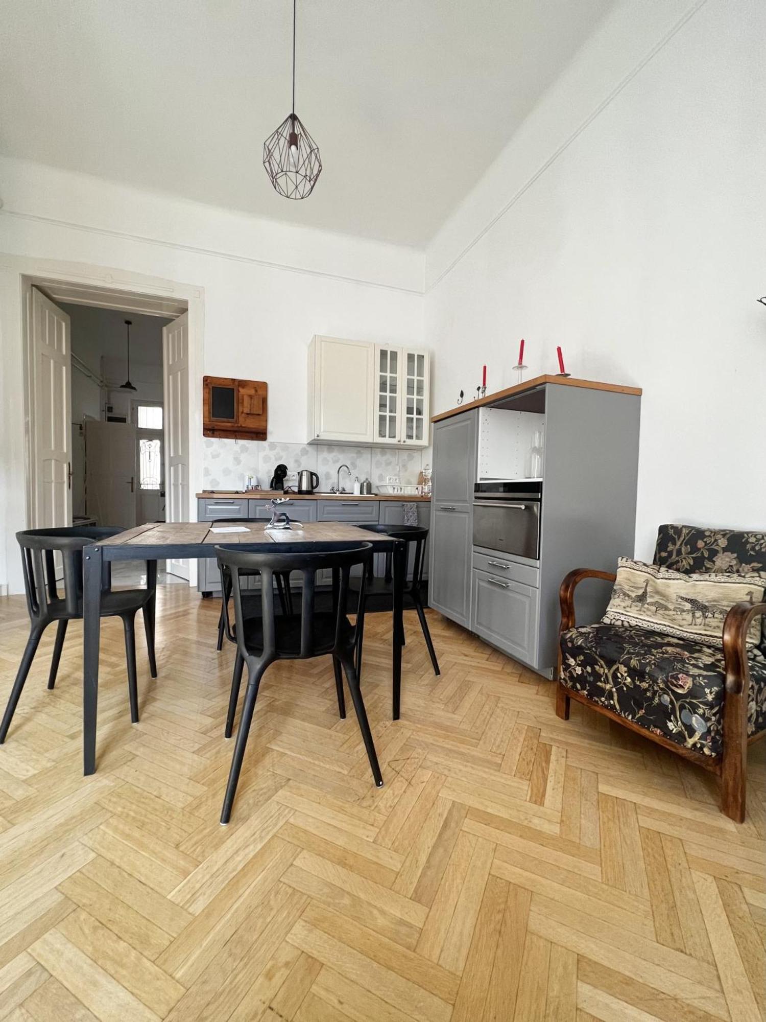 Bphomes Апартаменти *